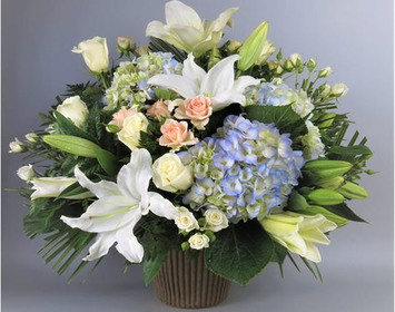 An Etiquette Guide To Sending Sympathy Flowers Funeral Divine